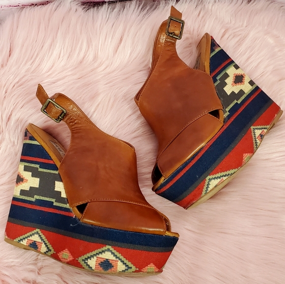 Steve Madden Shoes - Steve Madden Elissa Aztec Print Platform Wedge